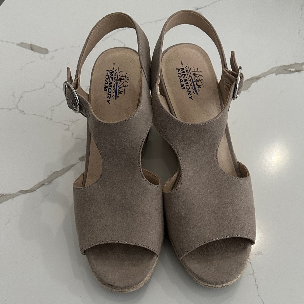 Life Stride Velocity Taupe Suede Slingback Wedge Sandals with Buckle Man Made 9M